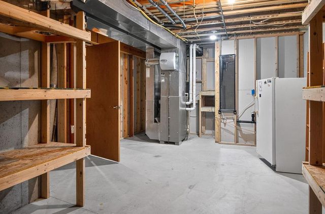 2679 LAWRENCE DRIVE, De Pere, WI 54115