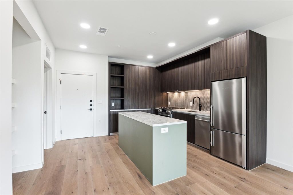 2209 S 1st ST 217, Austin, TX 78704