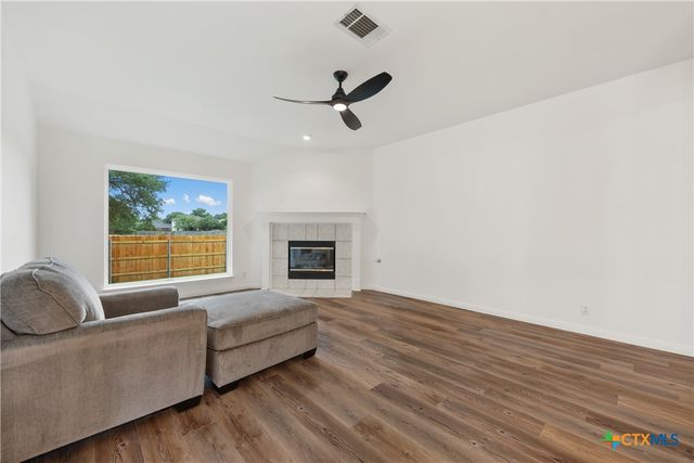 608 Haleys Cove, Leander, TX 78641