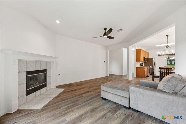 608 Haleys Cove, Leander, TX 78641