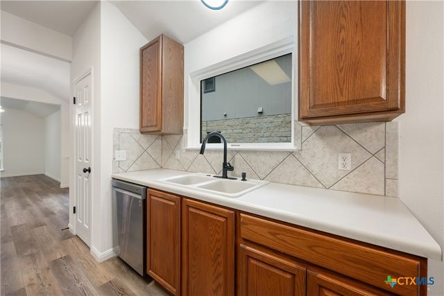 608 Haleys Cove, Leander, TX 78641