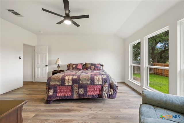 608 Haleys Cove, Leander, TX 78641