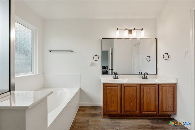 608 Haleys Cove, Leander, TX 78641