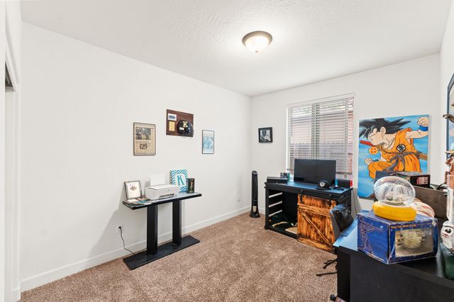 2814 Harbor Island Avenue, Tulare, CA 93274