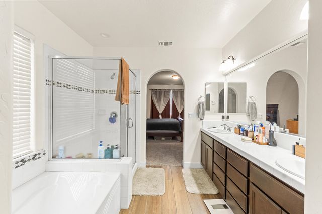 2814 Harbor Island Avenue, Tulare, CA 93274