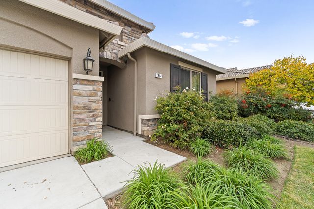 2814 Harbor Island Avenue, Tulare, CA 93274