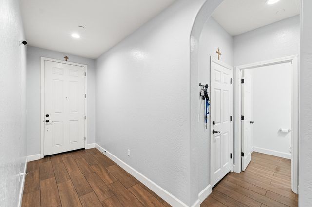 2814 Harbor Island Avenue, Tulare, CA 93274