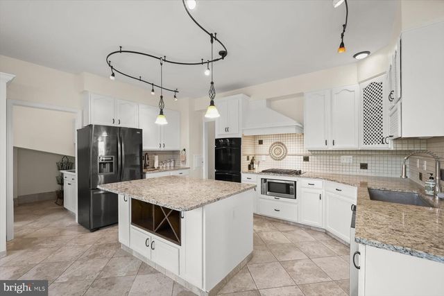 6 KEIL MANOR CT, White Hall, MD 21161