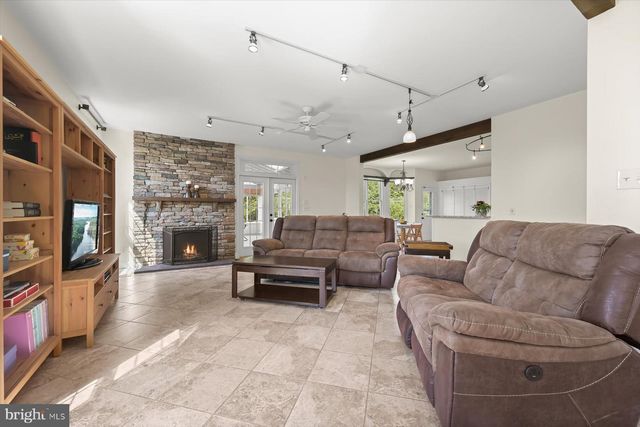 6 KEIL MANOR CT, White Hall, MD 21161