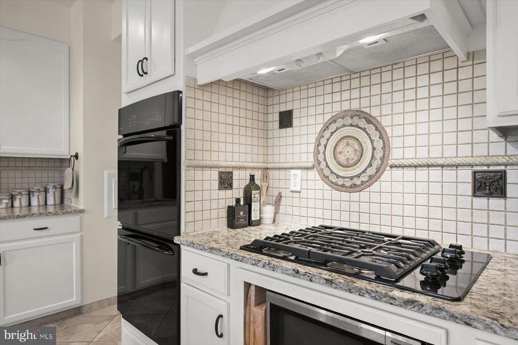 Image 11 of property listing at 6 KEIL MANOR CT, White Hall, MD 21161