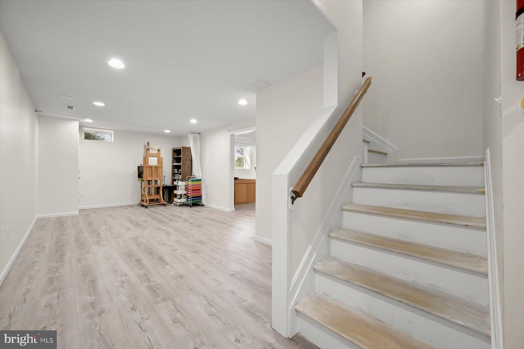 Image 33 of property listing at 6 KEIL MANOR CT, White Hall, MD 21161