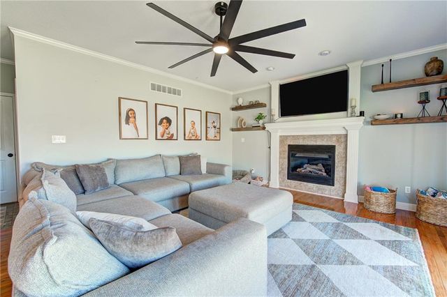 4404 SW Flintrock Drive, Lee's Summit, MO 64082