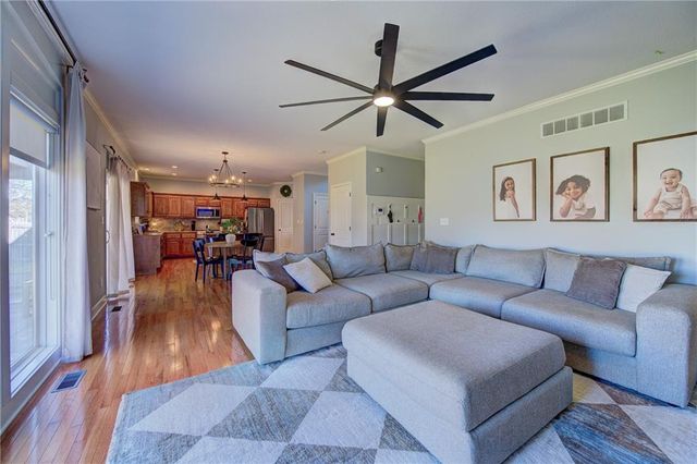 4404 SW Flintrock Drive, Lee's Summit, MO 64082