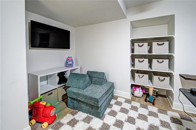 4404 SW Flintrock Drive, Lee's Summit, MO 64082