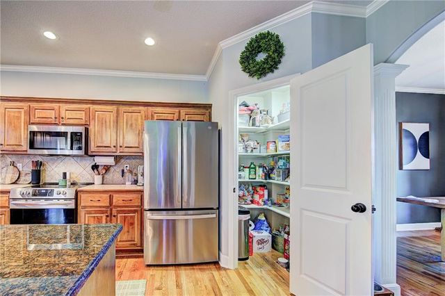 4404 SW Flintrock Drive, Lee's Summit, MO 64082