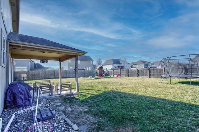 4404 SW Flintrock Drive, Lee's Summit, MO 64082