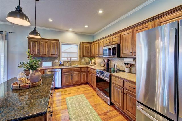 4404 SW Flintrock Drive, Lee's Summit, MO 64082