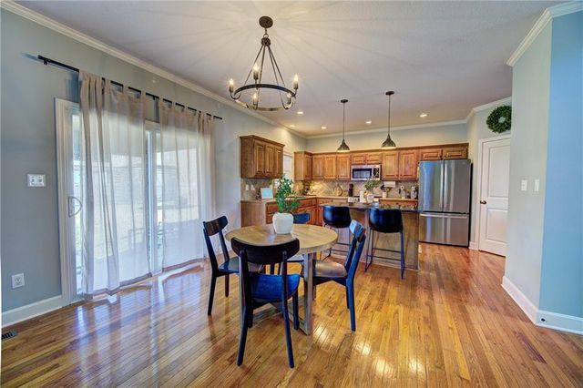 4404 SW Flintrock Drive, Lee's Summit, MO 64082