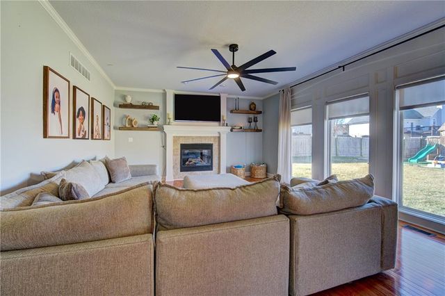 4404 SW Flintrock Drive, Lee's Summit, MO 64082