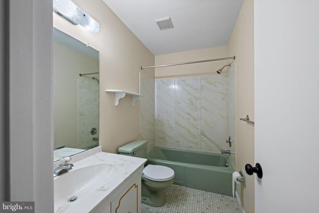 9242 MIMOSA DR, La Plata, MD 20646