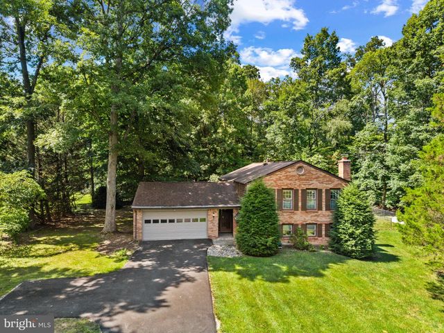 9242 MIMOSA DR, La Plata, MD 20646