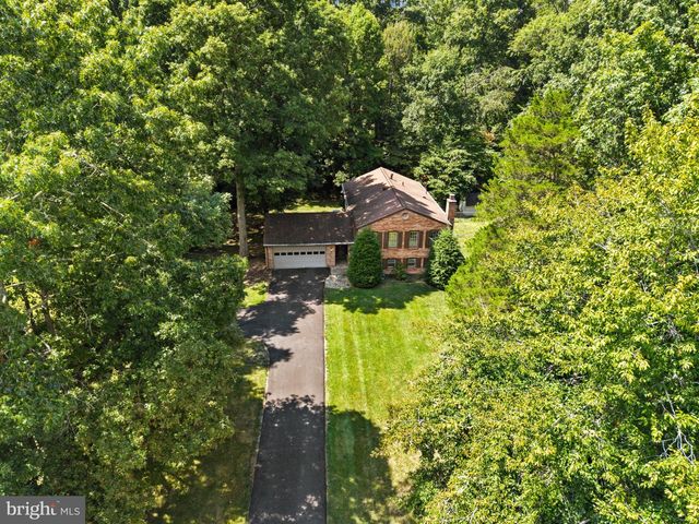 9242 MIMOSA DR, La Plata, MD 20646