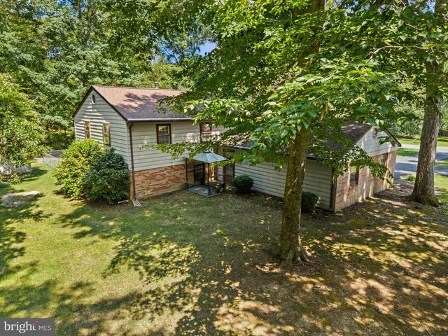 9242 MIMOSA DR, La Plata, MD 20646