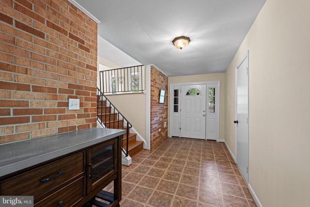 9242 MIMOSA DR, La Plata, MD 20646