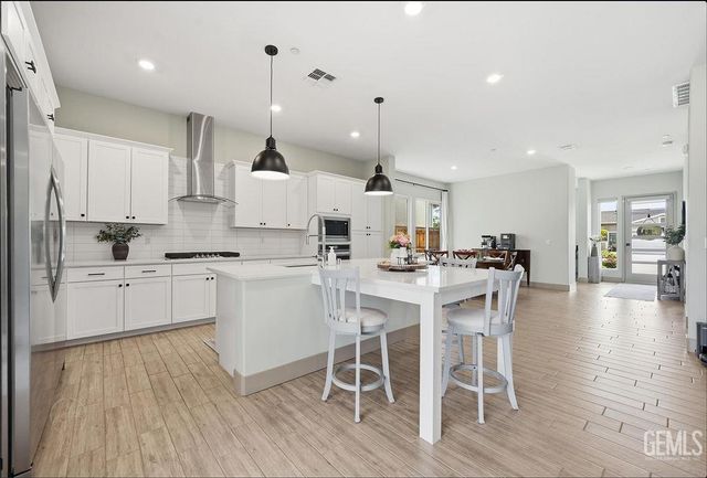 9406 Hill Springs Lane, Shafter, CA 93263