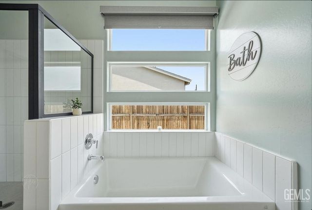 9406 Hill Springs Lane, Shafter, CA 93263