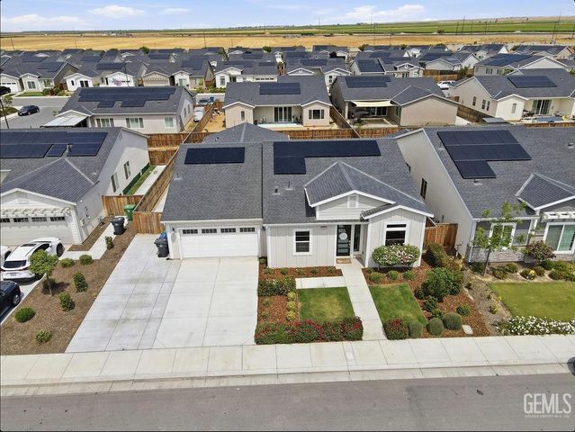 9406 Hill Springs Lane, Shafter, CA 93263
