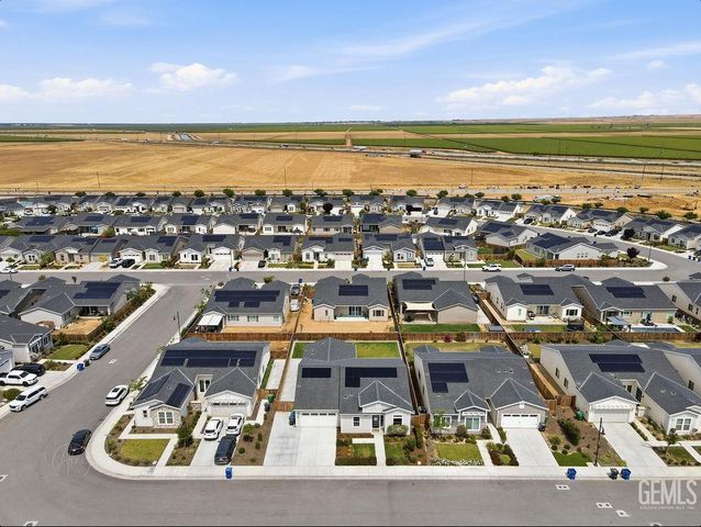 9406 Hill Springs Lane, Shafter, CA 93263