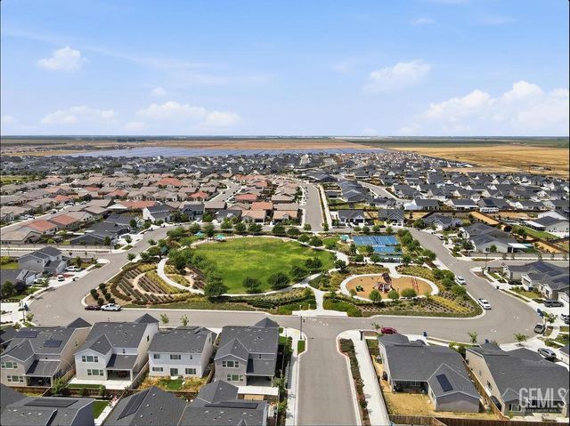 9406 Hill Springs Lane, Shafter, CA 93263