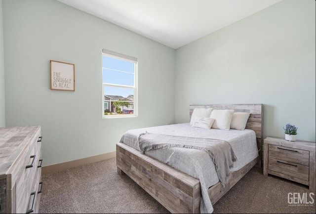 9406 Hill Springs Lane, Shafter, CA 93263