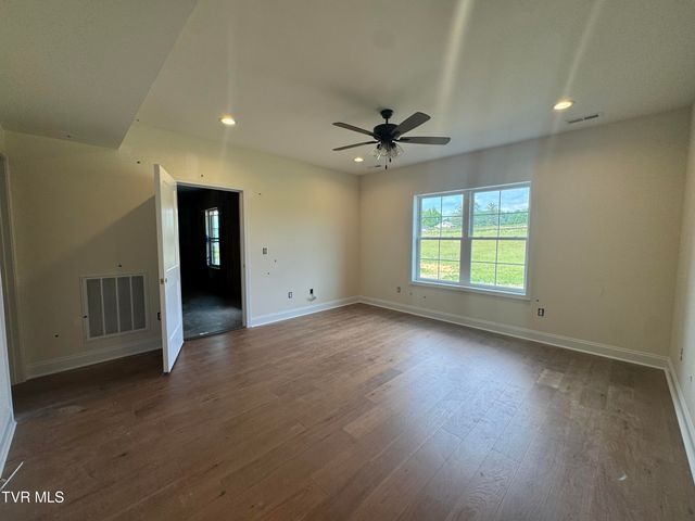 548 Larkins Farm Drive, Jonesborough, TN 37659