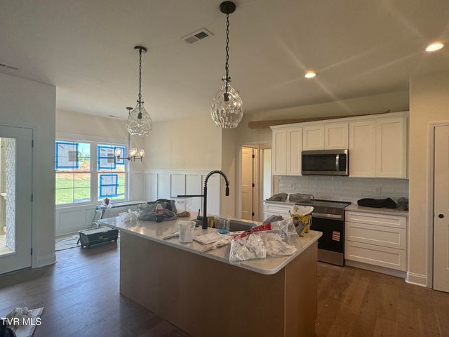 548 Larkins Farm Drive, Jonesborough, TN 37659