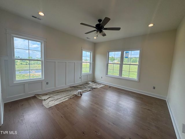 548 Larkins Farm Drive, Jonesborough, TN 37659