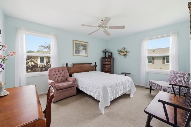 242 Nantucket Harbor 1802, Schaumburg, IL 60193