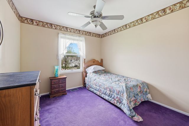 242 Nantucket Harbor 1802, Schaumburg, IL 60193