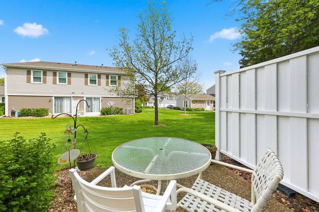 242 Nantucket Harbor 1802, Schaumburg, IL 60193