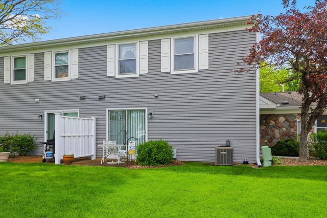 242 Nantucket Harbor 1802, Schaumburg, IL 60193