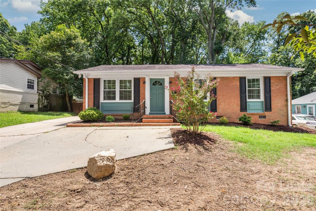 5054 Curtiswood Drive, Charlotte, NC 28213