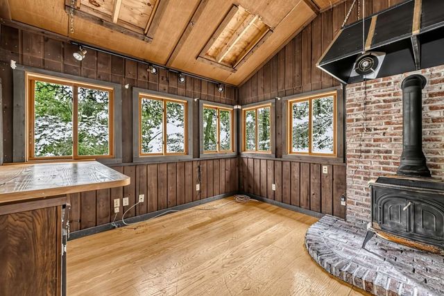 28 Beechwood Road, Hudson, NH 03051