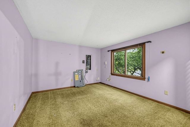 28 Beechwood Road, Hudson, NH 03051
