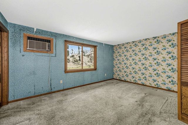 28 Beechwood Road, Hudson, NH 03051