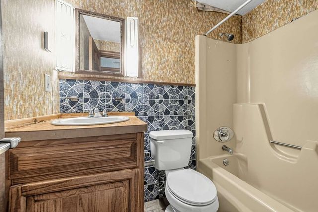 28 Beechwood Road, Hudson, NH 03051
