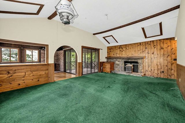 28 Beechwood Road, Hudson, NH 03051