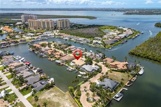 1523 Hermitage LN, Cape Coral, FL 33914