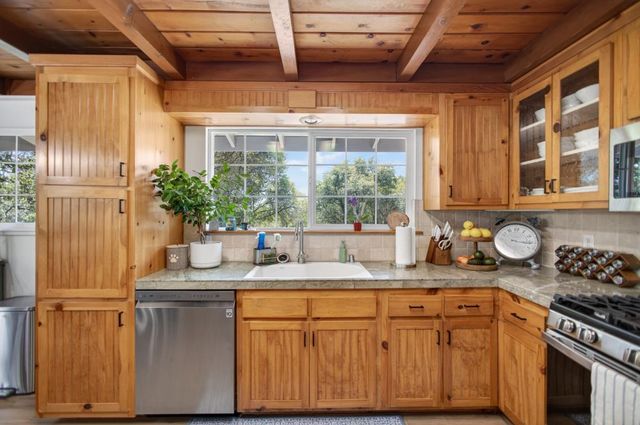 14428 Garden Bar Rd, Grass Valley, CA 95949