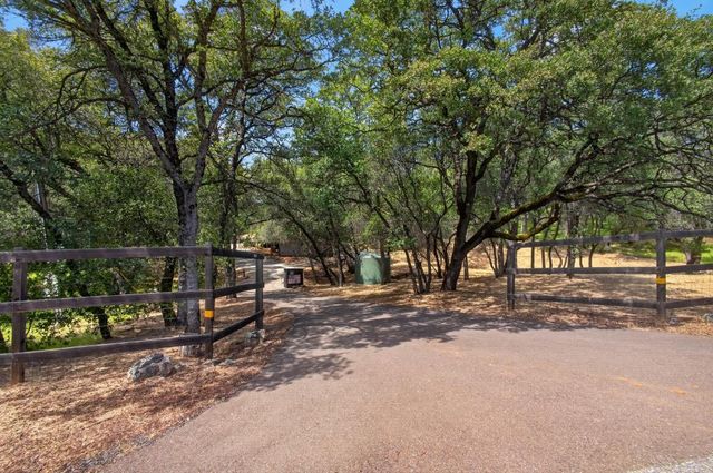 14428 Garden Bar Rd, Grass Valley, CA 95949